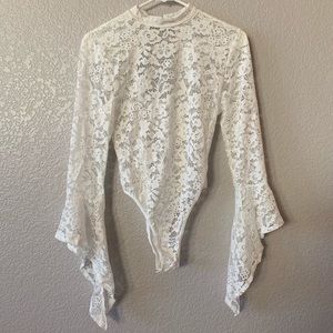 NWOT white lace long flowy sleeve bodysuit